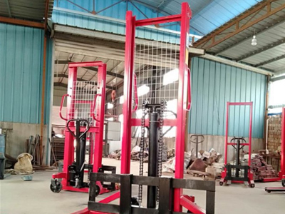 Manual Hydraulic Stacker