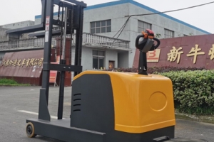 Walk-Behind vs Ride-On Counterbalance Stacker: Choose Wisely