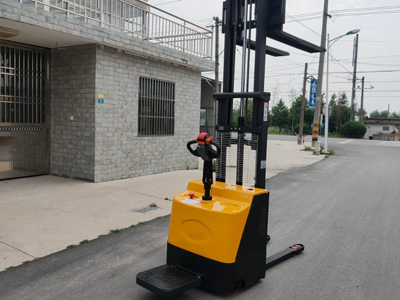 Electric Stacker