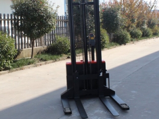 Heavy-Duty for Factory: 5-Ton Heavy-Duty Electric Stacker