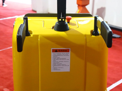 Ride-on Electric Pallet Truck