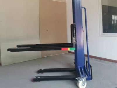 Small Size, Big Use! This Lifting & Loading Equipment Works for Warehouses