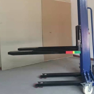 Small Size, Big Use! This Lifting & Loading Equipment Works for Warehouses