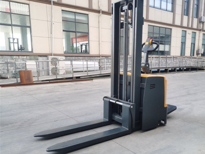 Stand-on Double Pallet Stacker