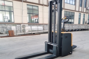 Ride-On Double Pallet Electric Stacker: Double Efficiency with Two Pallets at On