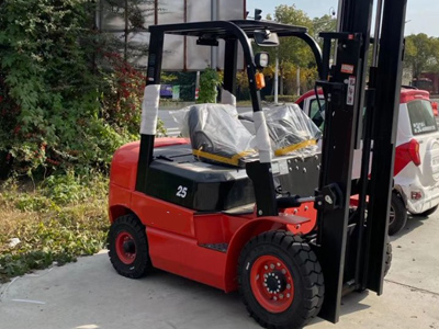 4WD Forklift
