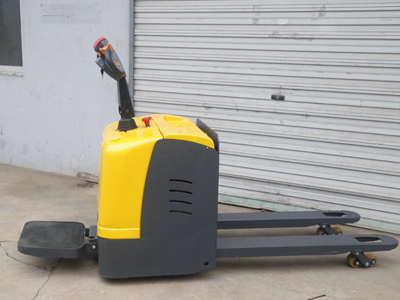 forklift daily maintenance