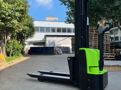 Walkie Electric Stacker