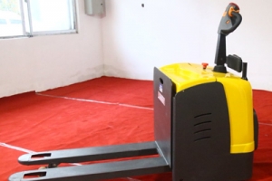 Can Stand-On Pallet Trucks Climb Ramps? Key Safety Rules to Remember