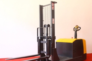 Pitfalls to Avoid When Buying a Ride-On Counterbalance Stacker