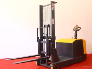 Pitfalls to Avoid When Buying a Ride-On Counterbalance Stacker