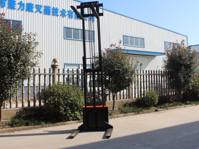 Straddle Leg Electric Forklift