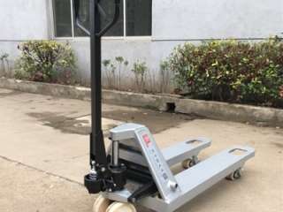 5 Common Causes of Low Pressure in Manual Pallet Jacks