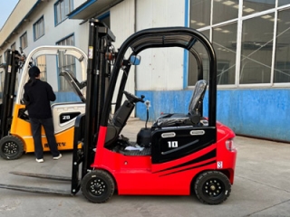 How to Choose a 4-Wheel Electric Forklift for Beginners | Low-Noise Buying Guide