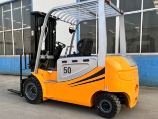Common Electric Forklift Issues & Solutions for Longer Service Life