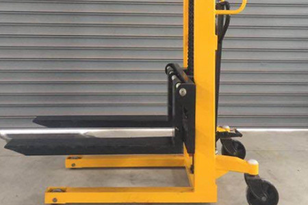 Manual Operated Forklift