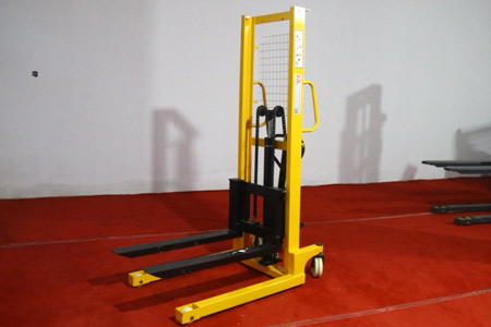 Manual Hydraulic Stacker