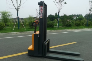 How to Choose an Electric Walkie Stacker | Top 10 Electric Forklift Brands in 20