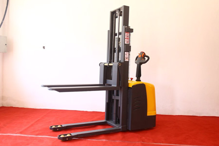 Double Pallet Electric Stacker