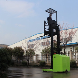 Today's Tips: Safety Regulations and Operating Points for High-Level Order Picke