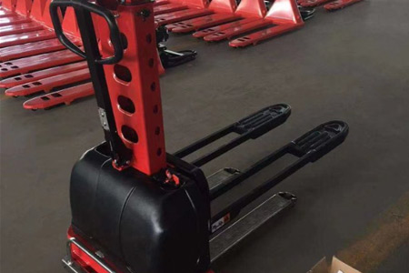 Electric Self-Lifting Stacker