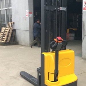 Is Heating Normal When Charging a Walk‑Behind Electric Stacker? Full Safety Guid