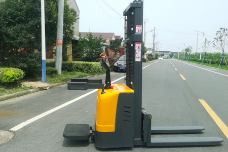 Electric Stacker