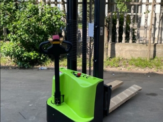 Newnewton Electric Walk-behind Stacker | Direct Factory Supply