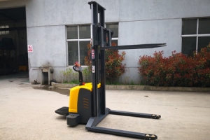 2026 Ride-On Reach Stacker for Factory: Quiet & Efficient