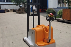 2026 Walk-behind Counterbalance Stacker | Newnewton Direct Supply