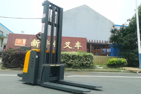 Stand-on Electric Stacker