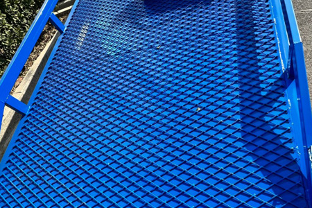 Electric Loading Ramp