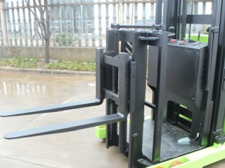 2026 Price Guide: Electric 3-Way Forklifts for Narrow Aisles