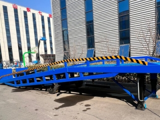 Mobile Electric Dock Ramp: Efficient Loading for Logistics Parks