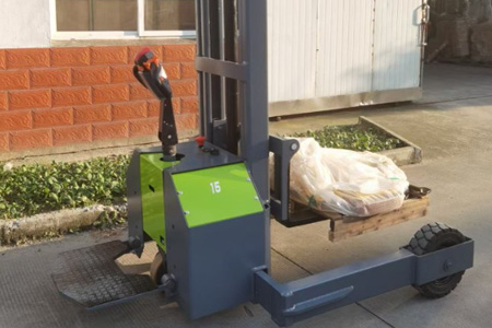 Rough Terrain Stacker