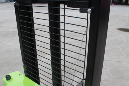 Outdoor Stacker Mast