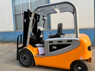 Newnewton: Zero-Emission Electric Forklifts at Canton Fair