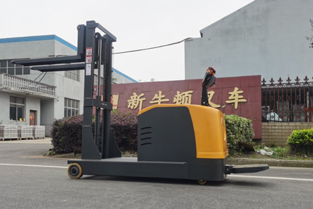 Cost-effective Counterbalance Stacker