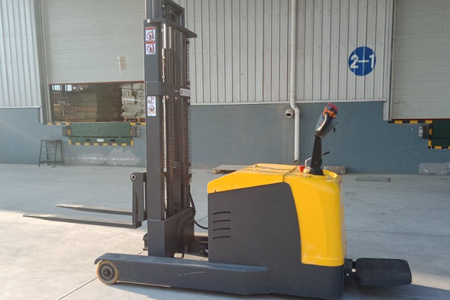 Top 10 Ride-on Electric Reach Stackers 2026 | Full Ranking