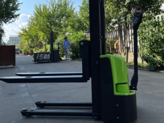 How to Operate Full Electric Walkie Stacker | Beginner Guide