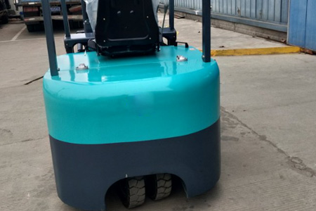 Small Space Forklift