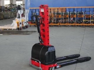 Newnewton Electric Stackers Shine at 2026 Canton Fair