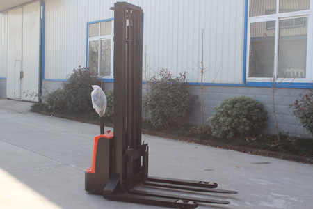 Mini Straddle Leg Stacker Forklift