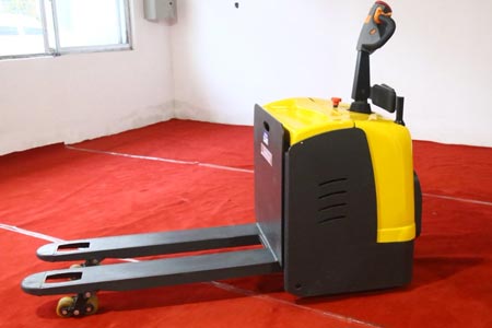 Warehouse Handling Forklift