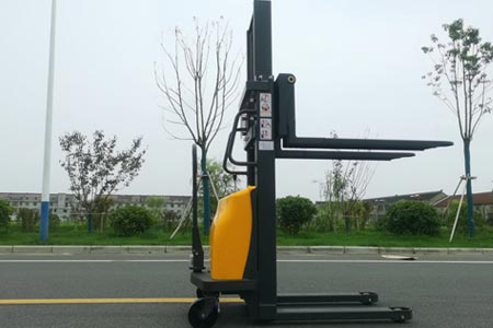 Semi-electric Stacker Price