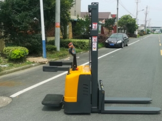 Newnewton Forklift at Canton Fair Electric Pallet Stacker Direct Factory Supply