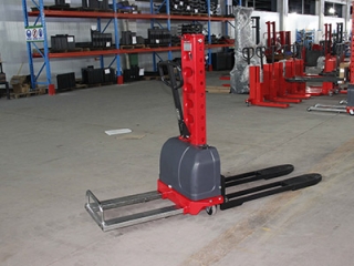 Warehouse Self-Lifting Truck | Portable Onboard Electric Forklift for Loading