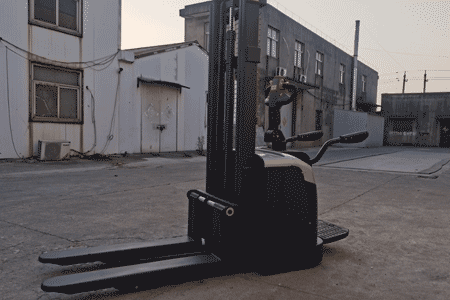 Electric Stacker
