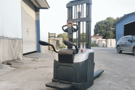 Stand-on Electric Stacker