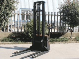 Lightweight Straddle Full Electric Stacker | Narrow Aisle Straddle Stacker
